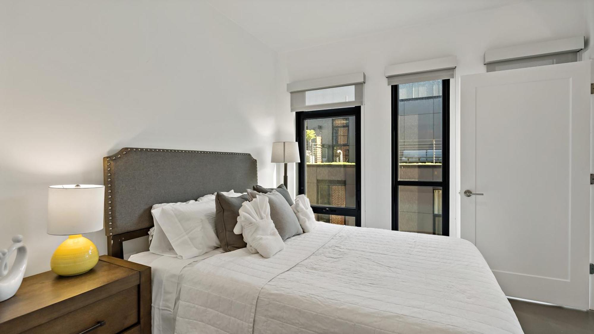 Pure Voyage Shaw Aparthotel Washington Exterior photo