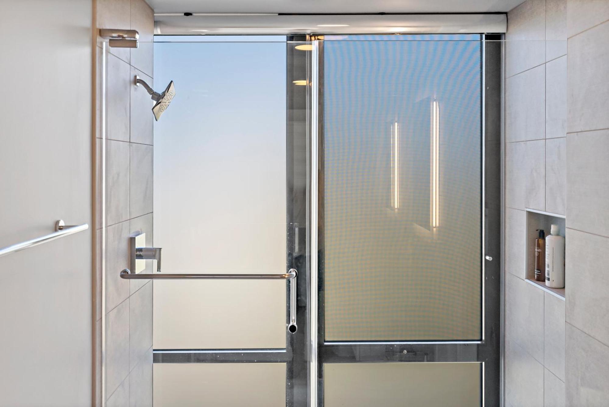 Pure Voyage Shaw Aparthotel Washington Exterior photo