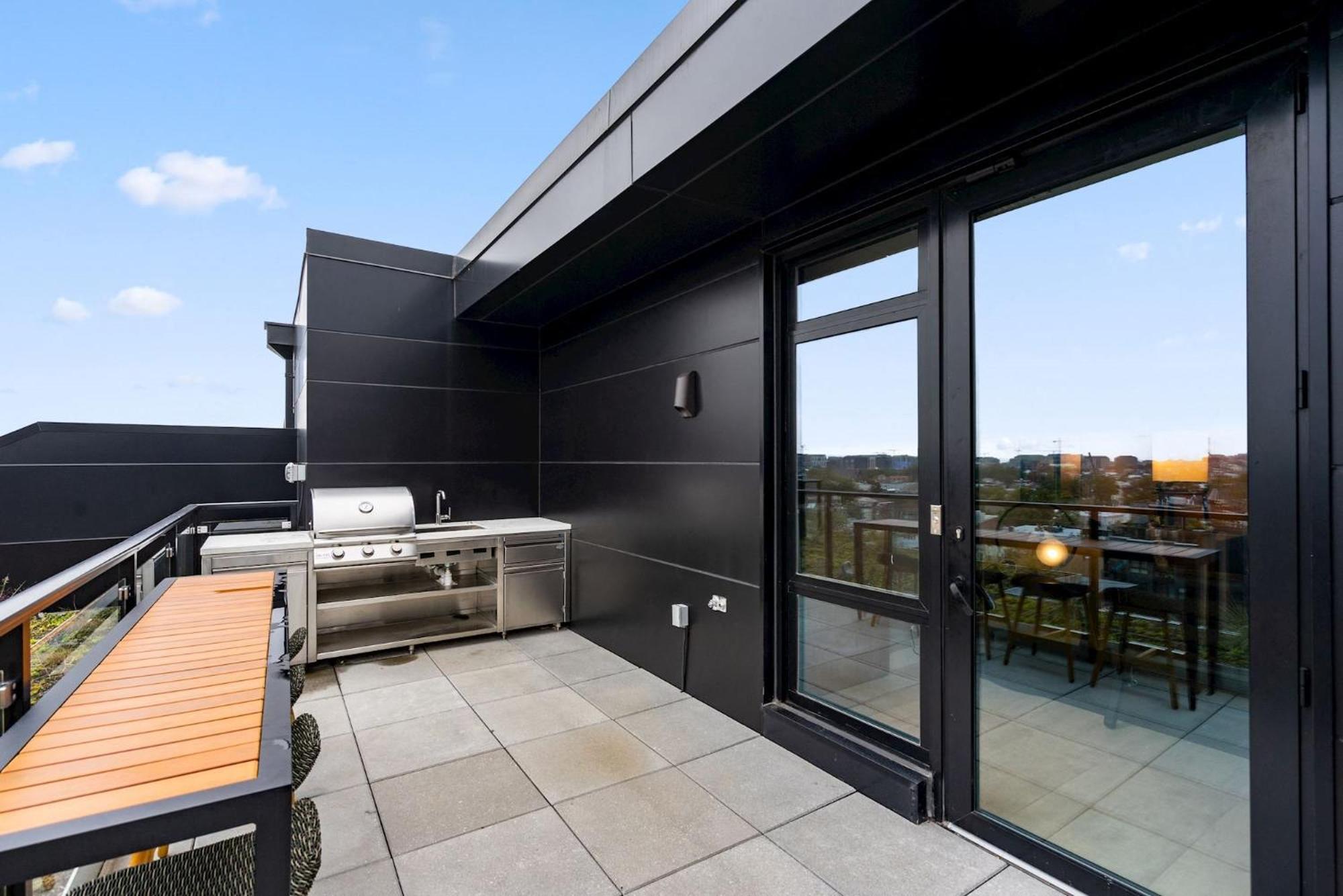 Pure Voyage Shaw Aparthotel Washington Exterior photo
